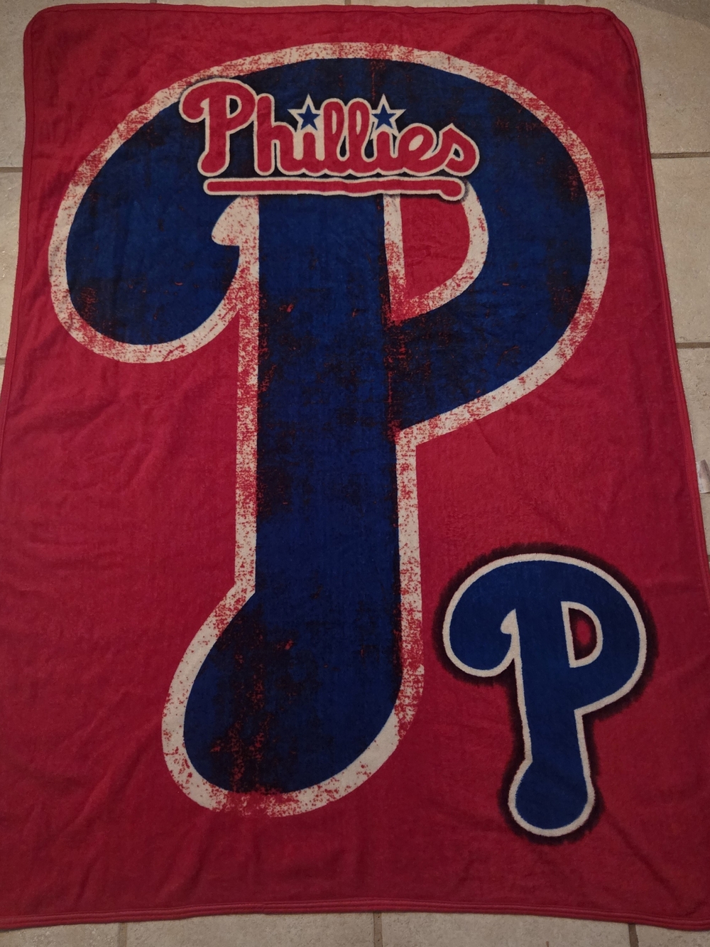 Philadelphia Phillies plush micro-raschel throw blanket (42x58)